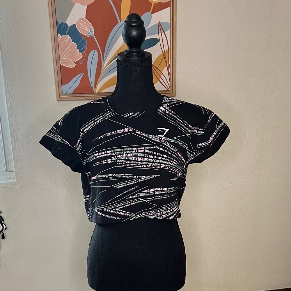 Gymshark Zone Graphic Crop Tee Size M